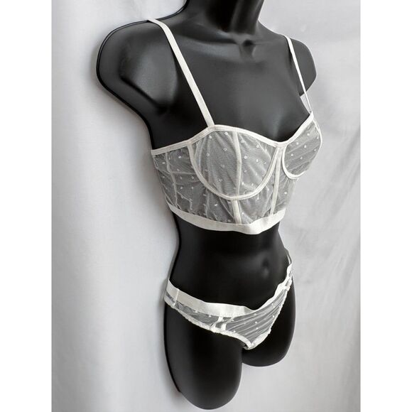 White Two Piece Lingerie Set Size M Polka Dot Bralette and Panties New Sexy - Picture 2 of 9